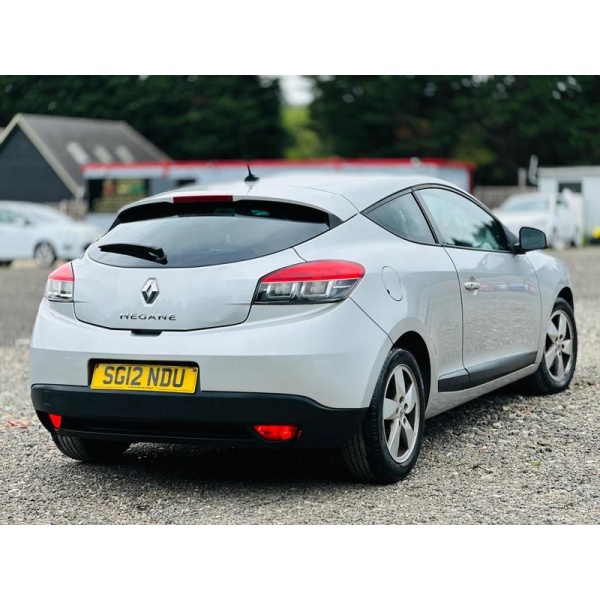 Renault Megane - 1.6 16V Dynamique TomTom Euro 5 3dr