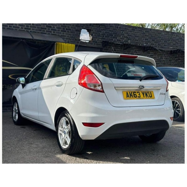 Ford Fiesta - 1.5 TDCi Zetec Euro 5 5dr