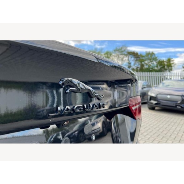 Jaguar XE - 2.0 P250i R-Dynamic HSE Black Auto Euro 6 (s/s) 4dr