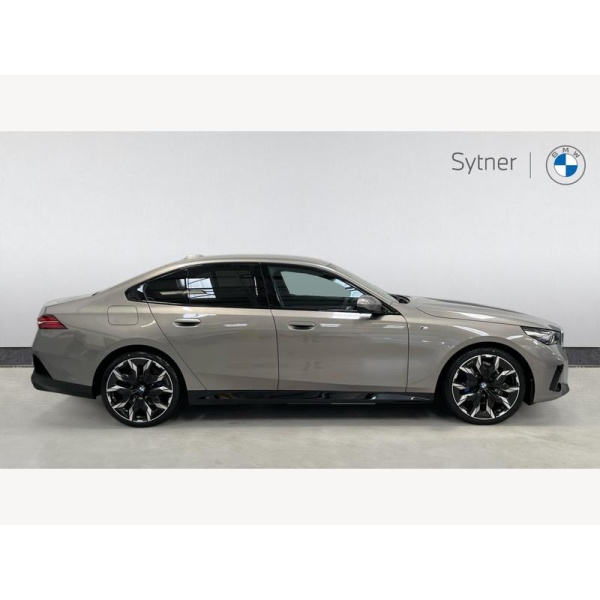 BMW 5 Series Saloon - BMW 520i M Sport 2.0 4dr