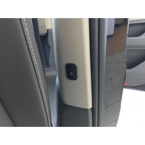 Volkswagen Multivan - 1.4 TSI 13kWh Style DSG L2 Euro 6 (s/s) 5dr