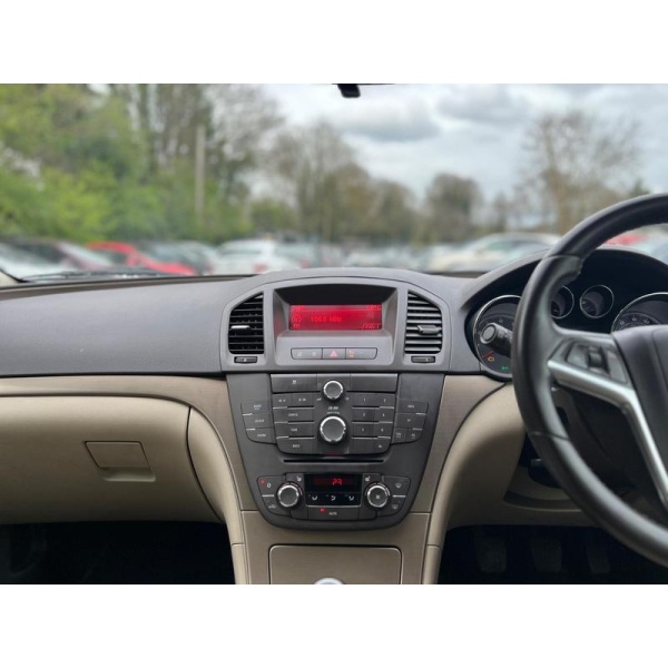Vauxhall Insignia - 1.8i 16v Exclusiv Euro 5 4dr