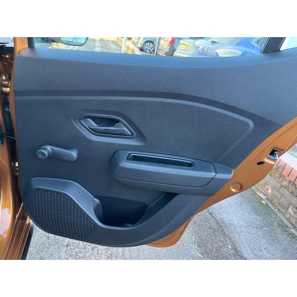 Dacia Sandero - Stepway Essential TCe 90 MY23 1.0 5dr