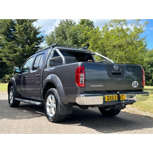 Nissan Navara - 2.5 dCi Tekna Auto 4WD Euro 5 4dr