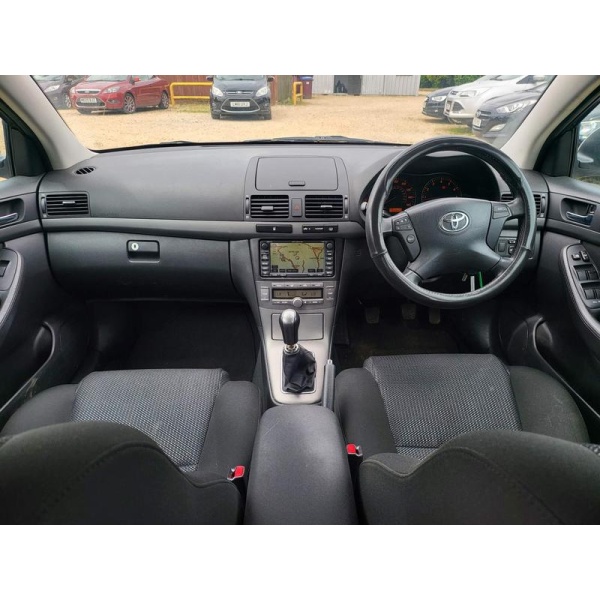 Toyota Avensis - 1.8 VVT-i TR 4dr