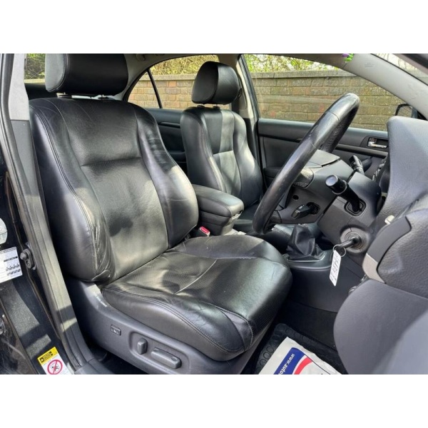Toyota Avensis - 2.0L T SPIRIT VVT-I 4d 145 BHP
