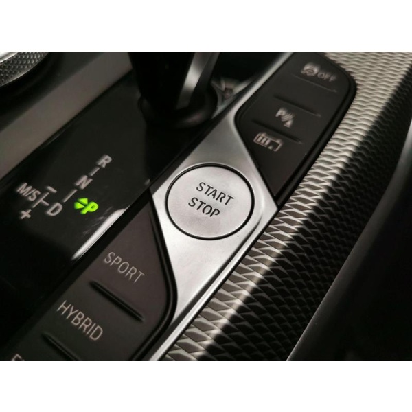 BMW 3 Series - 2.0 330e 12kWh M Sport Plug-in (292 ps) - BLUETOOTH - ADAPTIVE LED LIGHTS 4dr