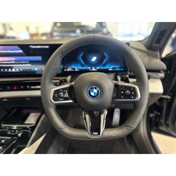 BMW 5 Series - 2.0 530e 22.1kWh M Sport Steptronic Euro 6 (s/s) 4dr
