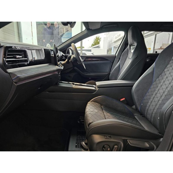 Volkswagen Passat - 1.5 eTSI MHEV R-Line DSG Euro 6 (s/s) 5dr