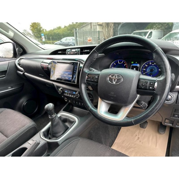 Toyota Hilux - D-4D Invincible Pickup 2.4 Manual Diesel