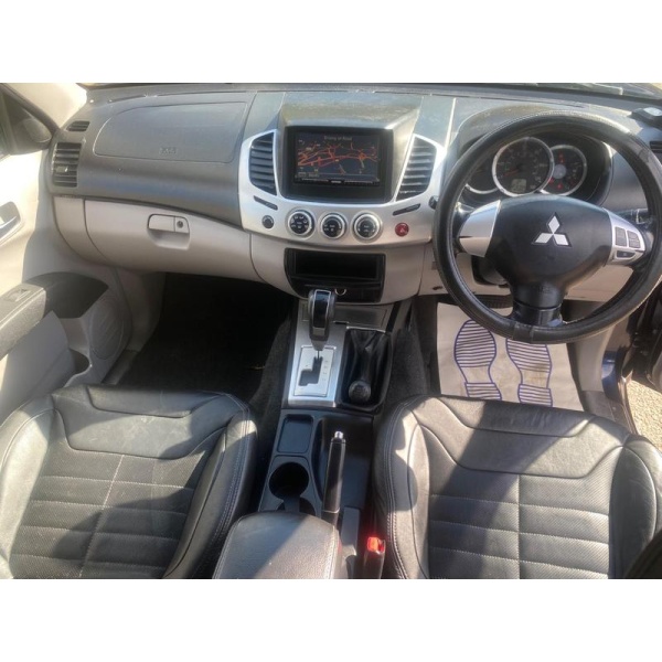 Mitsubishi L200 - 2.5 DI-D Barbarian Auto 4WD Euro 4 4dr (LB)