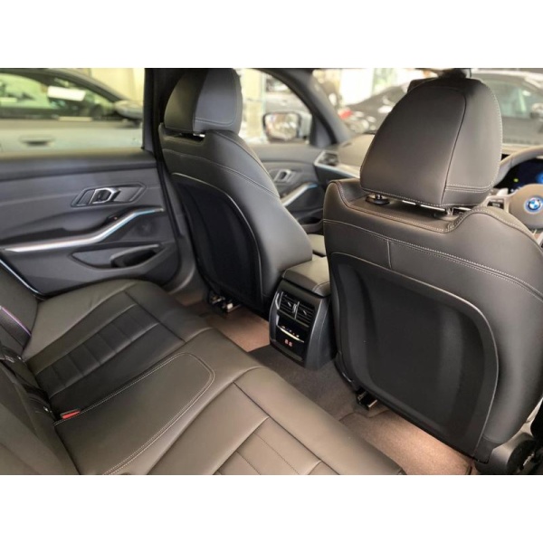 BMW 3 Series - 2.0 330e 12kWh M Sport Touring Auto xDrive Euro 6 (s/s) 5dr