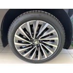 SKODA Superb - 2.0 TDI 193 Laurin + Klement 4X4 5dr DSG