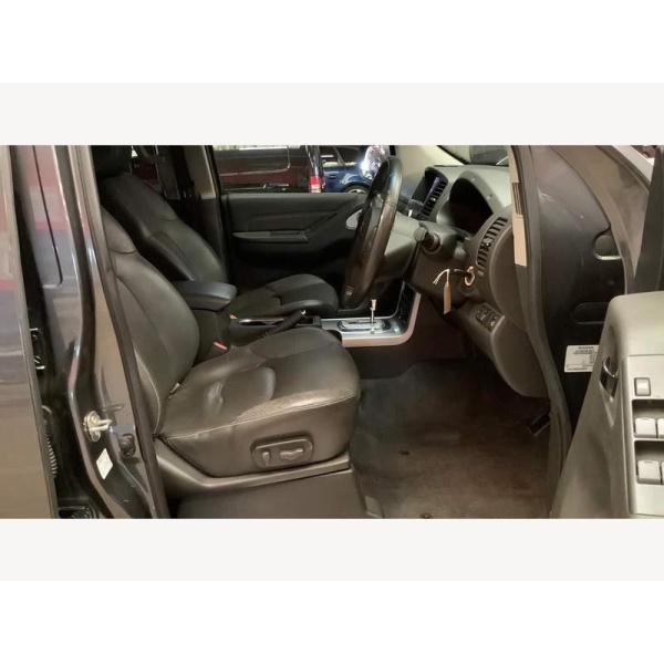 Nissan Navara - 2.5 dCi Tekna Auto 4WD Euro 5 4dr