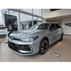 Volkswagen Passat - 1.5 eTSI MHEV R-Line DSG Euro 6 (s/s) 5dr