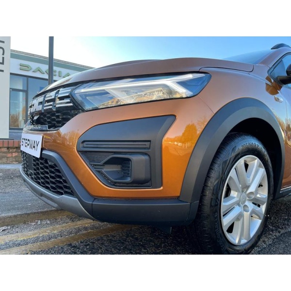 Dacia Sandero - Stepway Essential TCe 90 MY23 1.0 5dr