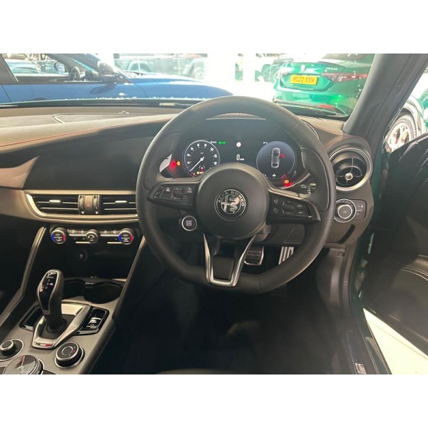 Alfa Romeo Giulia - 2.0T Tributo Italiano Auto Euro 6 (s/s) 4dr