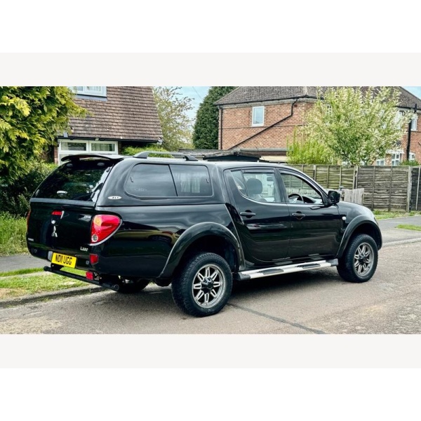 Mitsubishi L200 - 2.5 DI-D Barbarian Pickup Double Cab 4dr Diesel Manual 4WD Euro 5 (LB) (175 ps)
