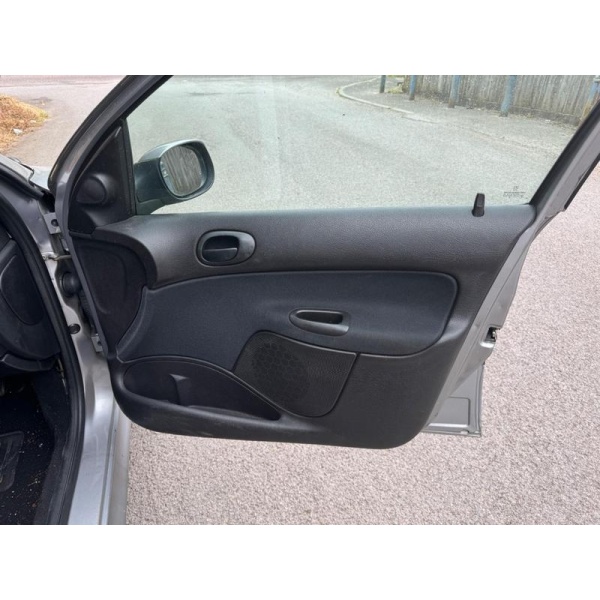 Peugeot 206 SW - 1.4 8v S 5dr (a/c)