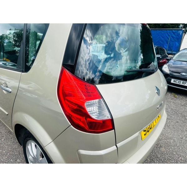 Renault Scenic - 1.6 VVT Dynamique 5dr