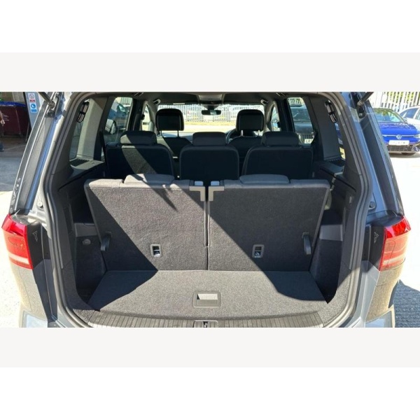 Volkswagen Touran - 1.5 TSI EVO R-Line DSG Euro 6 (s/s) 5dr