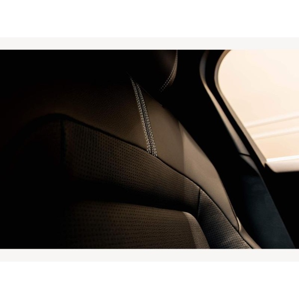 Jaguar XE - 2.0 D200 MHEV R-Dynamic SE Black Auto Euro 6 (s/s) 4dr