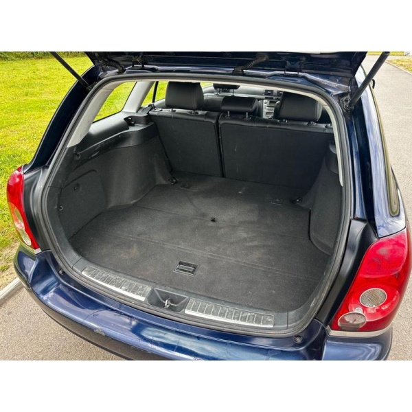 Toyota Avensis - 2.0 T SPIRIT VVT-I 145 BHP AUTOMATIC 5DR ESTATE