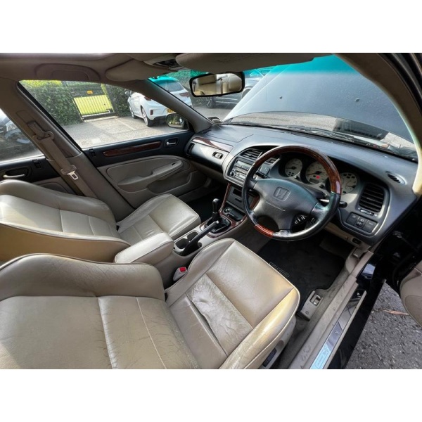 Honda Accord - 2.3i Type V 4dr