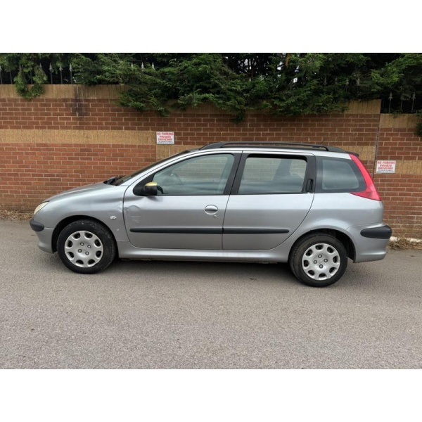 Peugeot 206 SW - 1.4 8v S 5dr (a/c)