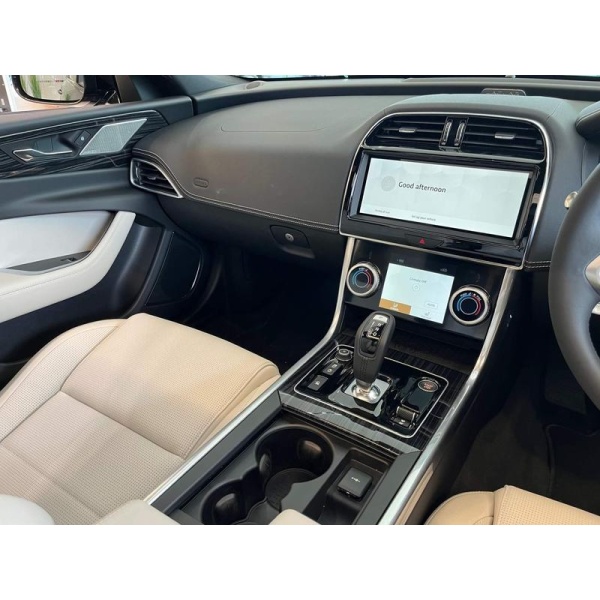 Jaguar XE - 2.0 P300i Sport Auto AWD Euro 6 (s/s) 4dr