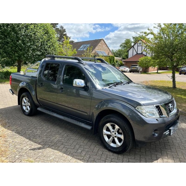 Nissan Navara - 2.5 dCi Tekna Auto 4WD Euro 5 4dr