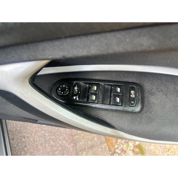 Citroen C5 - 1.6 HDi VTR+ Tourer Euro 5 5dr (SNav)