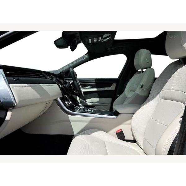 Jaguar XF - 2.0 D200 R-Dynamic HSE Black 4dr Auto