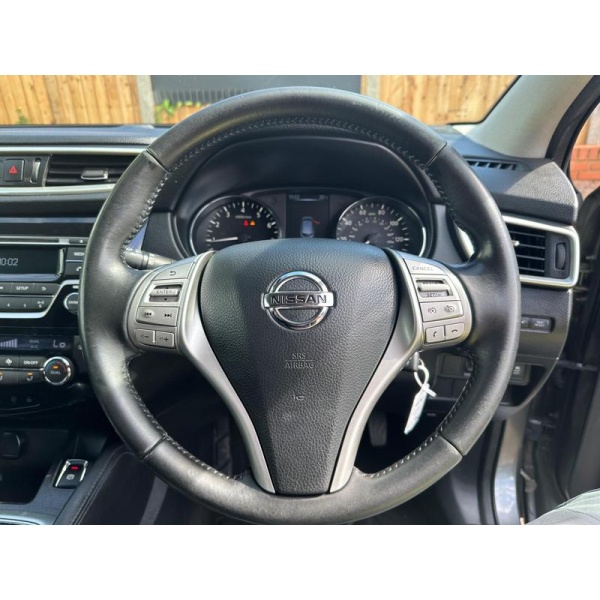 Nissan Qashqai - 1.2 DIG-T Acenta 2WD Euro 5 (s/s) 5dr