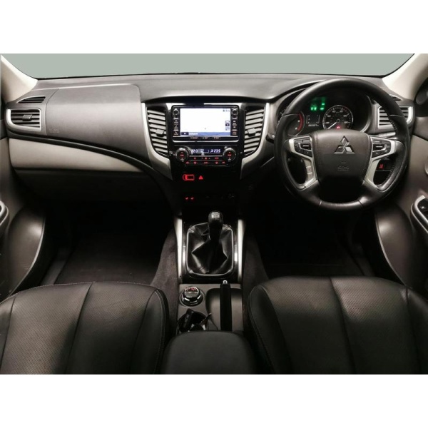 Mitsubishi L200 - 2.4 DI-D DC Warrior Pickup Double Cab 4WD (178 ps) - HEATED LEATHER