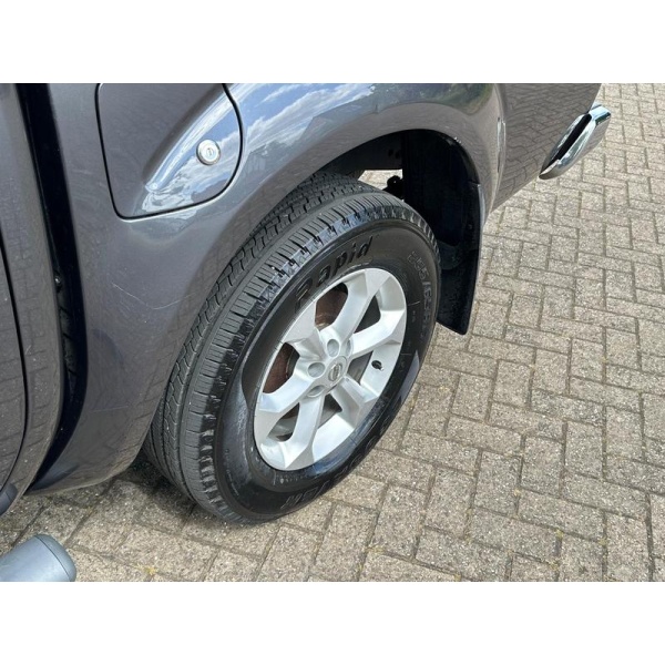 Nissan Navara - 2.5 dCi Tekna Auto 4WD Euro 5 4dr
