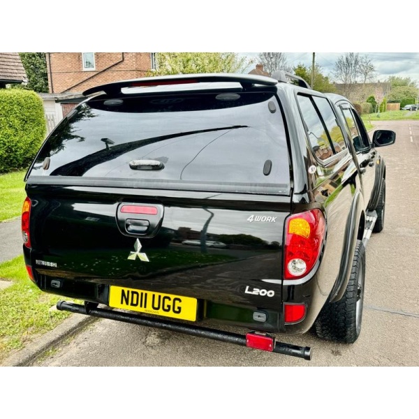 Mitsubishi L200 - 2.5 DI-D Barbarian Pickup Double Cab 4dr Diesel Manual 4WD Euro 5 (LB) (175 ps)