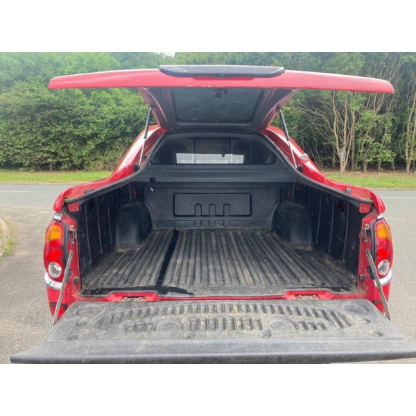 Mitsubishi L200 - 2.5 DI-D Animal Pickup 4dr Diesel Manual 4WD (236 g/km, 165 bhp)