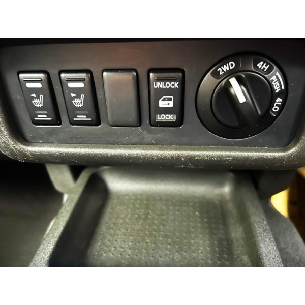 Nissan Navara - 2.5 dCi Outlaw Pickup 4dr Diesel Manual (226 g/km, 174 bhp)