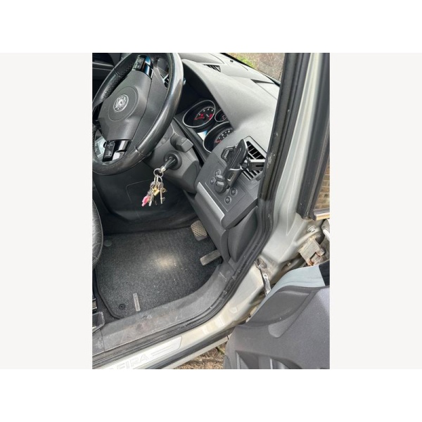 Vauxhall Zafira - 1.8 16V Elite MPV 5dr Petrol Easytronic Euro 4 (140 ps)