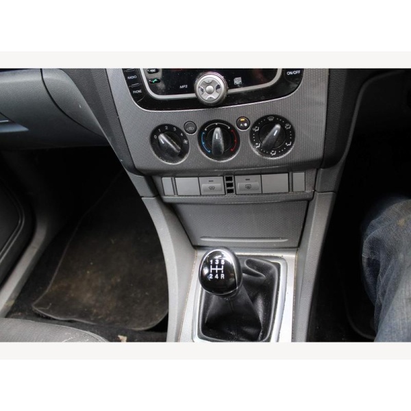 Ford Focus - 1.8 Titanium Hatchback 5dr Petrol Manual (169 g/km, 123 bhp)