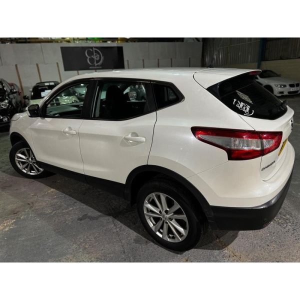 Nissan Qashqai - 1.2 DIG-T Acenta 2WD Euro 5 (s/s) 5dr