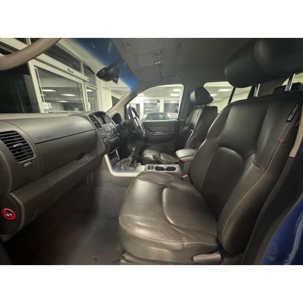 Nissan Navara - 2.5 dCi Tekna 4WD Euro 5 4dr