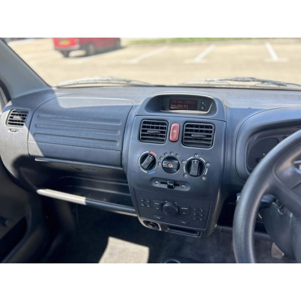 Vauxhall Agila - 1.0i 12v Expression 5dr