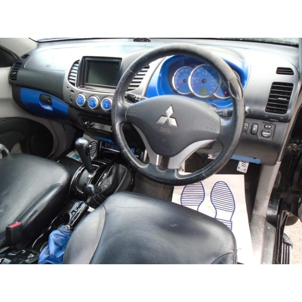 Mitsubishi L200 - 2.5 DI-D Elegance 4WD 4dr