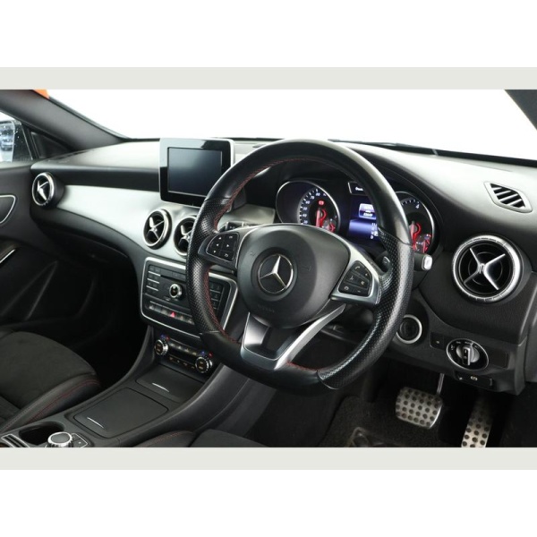 Mercedes-Benz CLA Class - CLA 220 D AMG LINE 2.1 4dr