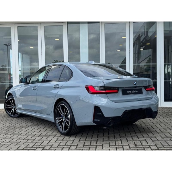 BMW 3 Series - 2.0 320i M Sport Auto Euro 6 (s/s) 4dr