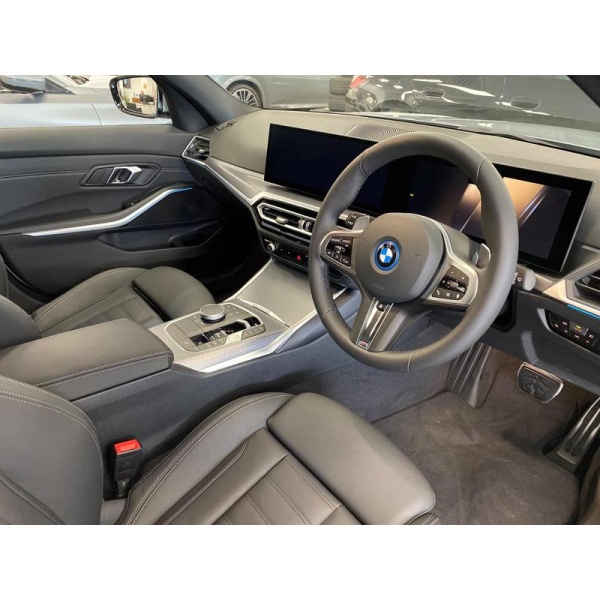 BMW 3 Series - 2.0 330e 12kWh M Sport Touring Auto xDrive Euro 6 (s/s) 5dr
