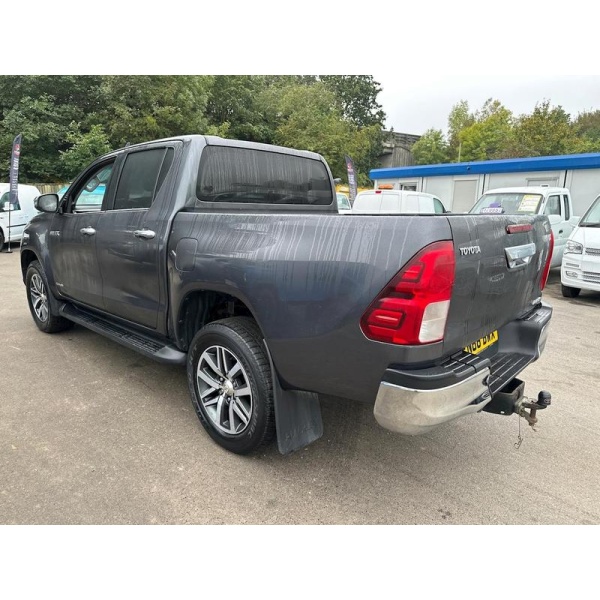 Toyota Hilux - D-4D Invincible Pickup 2.4 Manual Diesel