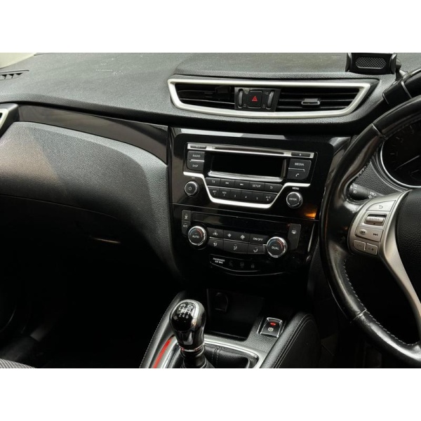 Nissan Qashqai - 1.2 DIG-T Acenta 2WD Euro 5 (s/s) 5dr